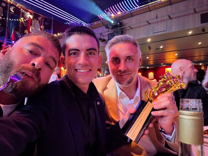 Brazzers @Brazzers won Most Popular International Paysite 👏⚡️⚡️ @KeiranLee @XCorvus777 https://t.co/<a class="tags" href="/tag/brazzers">@brazzers</a>