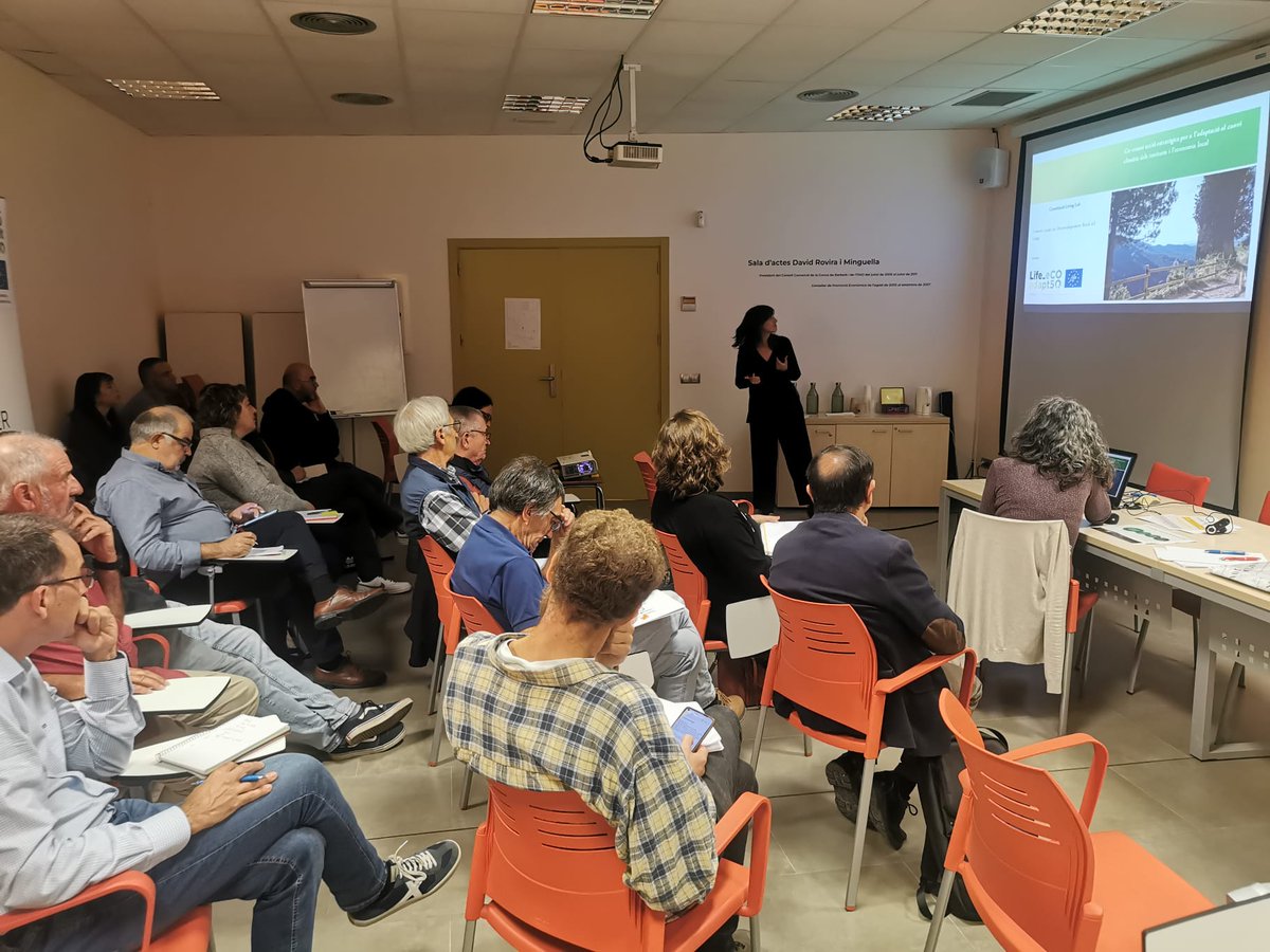 LEADERdelCamp's tweet photo. Avui ha quedat constituït el #LivingLab4ClimateChange del projecte @lifeeCOadapt50 al #CampdeTGN

El President del Consorci, en @Marti_Barbera ha assenyalat la importància de projectes que treballin per un medi rural més adaptat al canvi climàtic. 

@arcaruralcat @agriculturacat https://t.co/b9Obovemn9