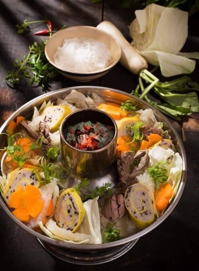 baodinh2017's tweet photo. Ăn ngon "Món lẩu cù lao" thời thời để nhớ nhé các bro
Cũng lâu lắm mới ăn lại đó 🍑🍊🍏🫑🌶️🥕🥐🤹🤹♂️
Chúc tất cả buổi tối nhiều niền vui nhé
#lauculao #anngon #monngon3mien #antoi https://t.co/SXuxDqjRQj