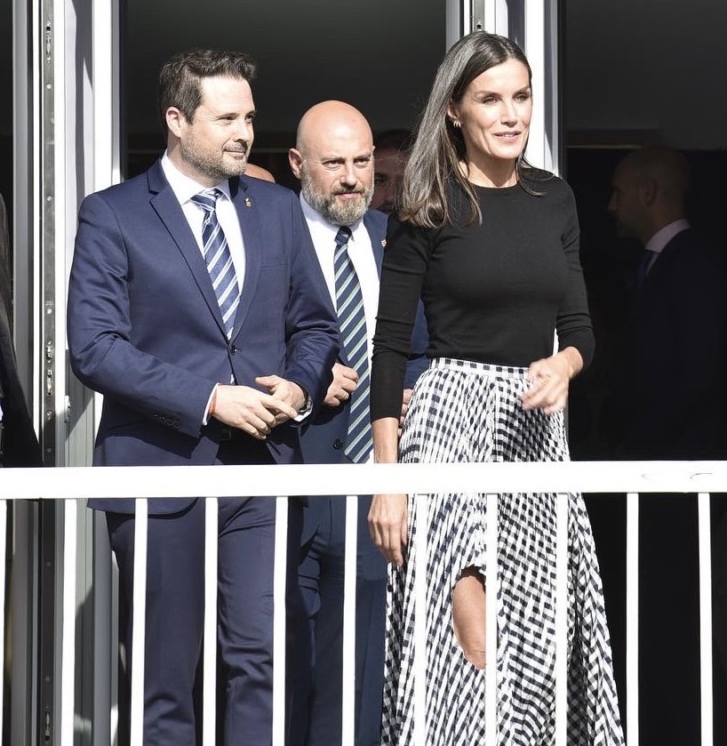 alextoquero's tweet image. Casa Real confirma que la #Reina Doña Letizia visitará #Tudela el próximo viernes 3 por la mañana. Nos acompañará en el festival de #cine #ÓperaPrima. Será un placer y un honor volver a tenerla en nuestra ciudad. ⁦@AytoTudela⁩ ⁦@CasaReal⁩ ⁦@cinemuskaria⁩