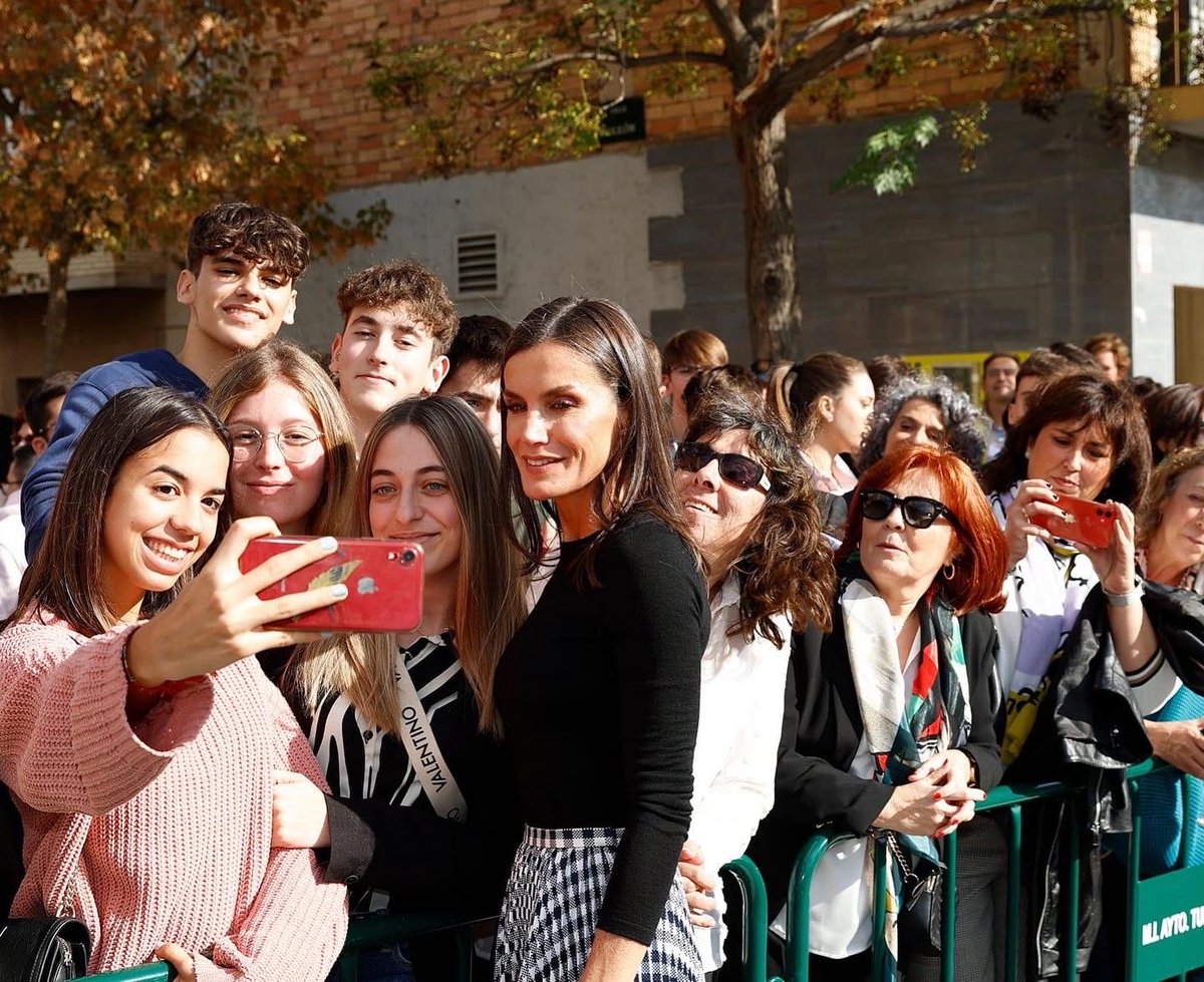 alextoquero's tweet image. Casa Real confirma que la #Reina Doña Letizia visitará #Tudela el próximo viernes 3 por la mañana. Nos acompañará en el festival de #cine #ÓperaPrima. Será un placer y un honor volver a tenerla en nuestra ciudad. ⁦@AytoTudela⁩ ⁦@CasaReal⁩ ⁦@cinemuskaria⁩