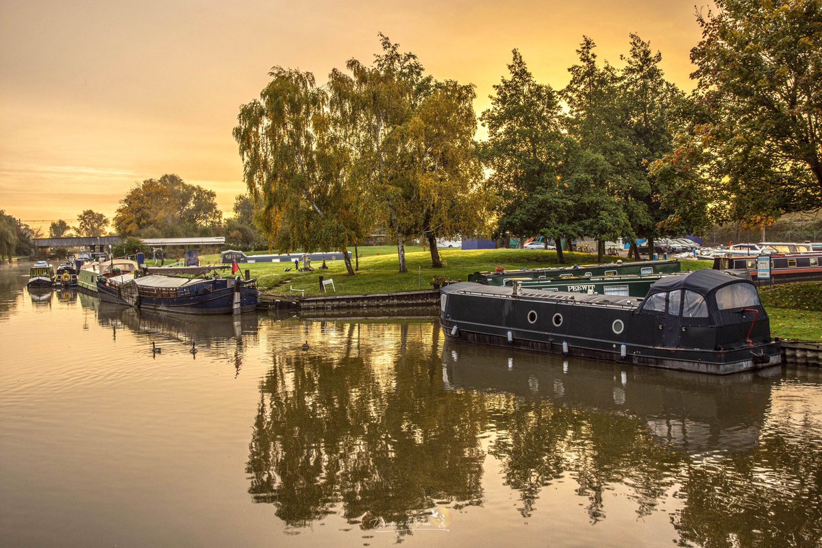 VeronicaJoPo's tweet photo. Sunrise Golden Hour 🧡💛🧡
“Don't just lose yourself behind the camera. Lose yourself in the moment of the golden hour. ~ Unknown”
Ely Cambridgeshire
I love my walks, this week especially for #BreastCancerAwareness 🩷
#GoldenHour #Sunrise
#MagTeam #MagTeamChallenge https://t.co/kd5mgtzOyf