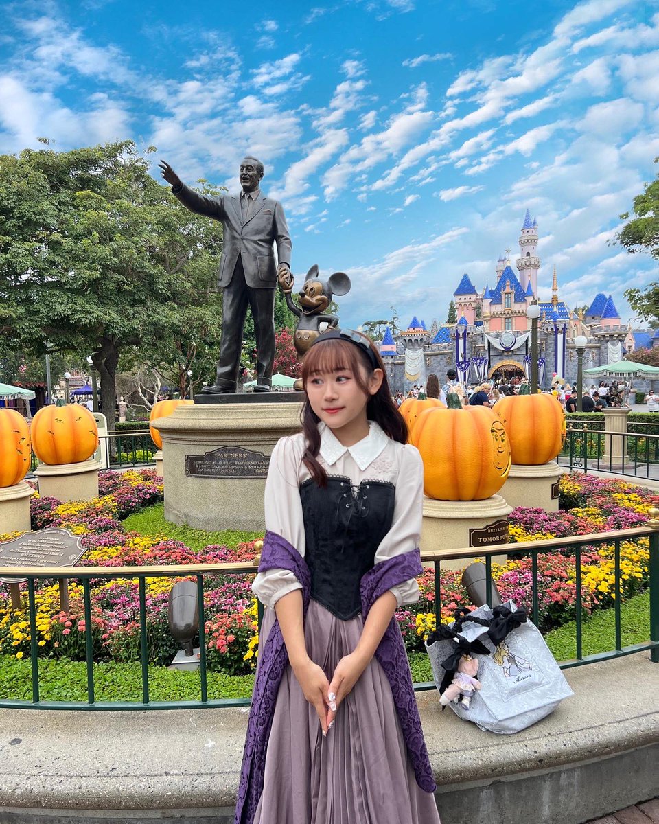 California Disneyland Halloween🎃🏰

眠れる森の美女 / ブライアローズ🌹

オーロラのお城でオーロラで写真撮る夢を叶えた✨

#dハロ仮装 #ディズニー100 #ディズニーハロウィン #dハロ2023 #DisneyHalloween  #Dハロ