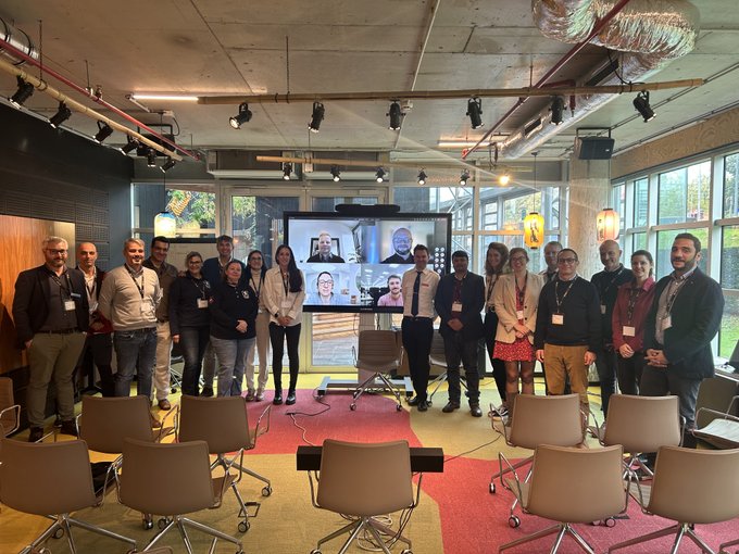 Escuela Española Salvamento y Detección con Perros (@esdp_esp) on Twitter photo Ayer en Bruselas pusimos punto y final a tres años de trabajo en conjunto con los socios europeos del Proyecto <a href="/EU_intrepid/">INTREPID EU Project</a>
Nos llevamos muchos aprendizajes y, sobre todo, haber podido ser coanfitriones de la última fase piloto que tuvo lugar en Madrid Ayer en Bruselas pusimos punto y final a tres años de trabajo en conjunto con los socios europeos del Proyecto <a href="/EU_intrepid/">INTREPID EU Project</a>
Nos llevamos muchos aprendizajes y, sobre todo, haber podido ser coanfitriones de la última fase piloto que tuvo lugar en Madrid