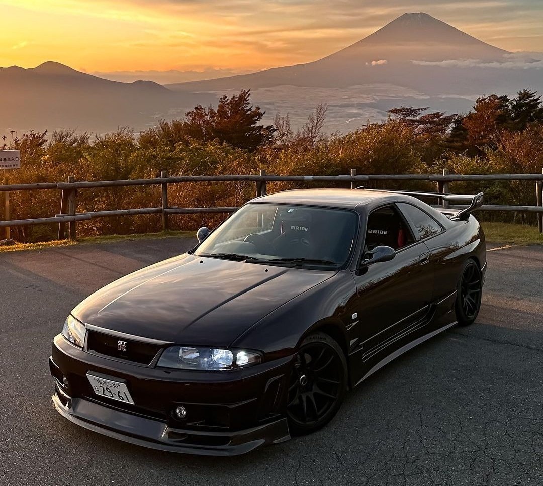 Nissan R33 Skyline GT-R