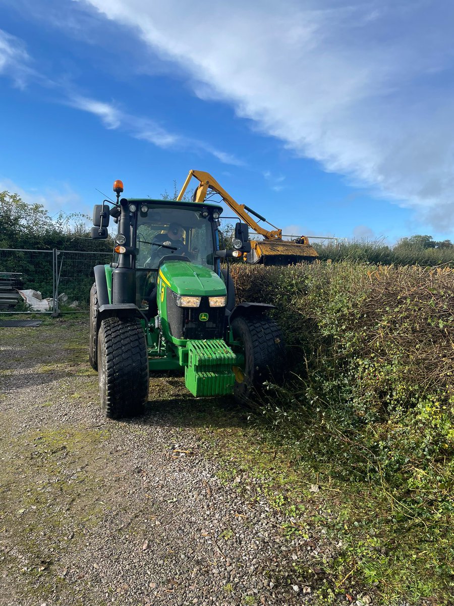 Giving the hedges a well over due trim during half term. Short back and sides 🚜✂️🌱