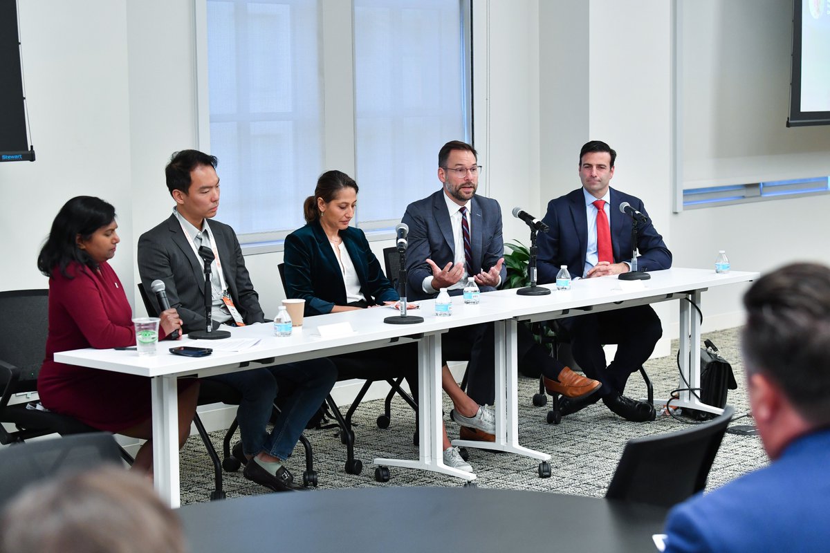 #Hedera President @brettmcdowell and Chief Policy Officer @nilminirubin speak at CoinDesk's 'State of #Crypto: Policy and Regulation' Conference breakout session on #stablecoin regulation alongside fellow leading voices in #web3 and policymaking. 📷: @Shutterstock | @CoinDesk