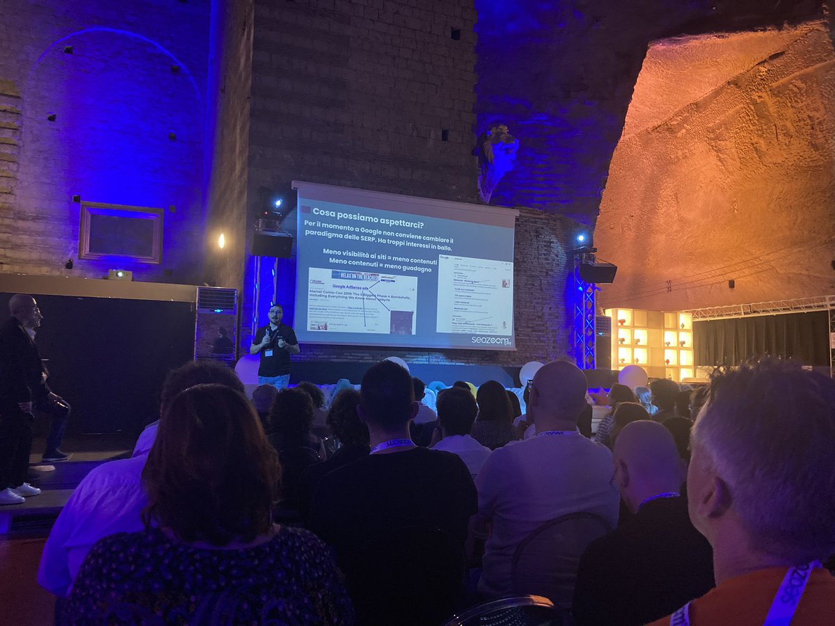MarcoIlardi's tweet photo. Sono allo Zoom day l’evento formativo annuale del mio tool per la #seo @SEOZoom_ che come sempre non delude le mie aspettative e propone contenuti freschi ed interessanti da parte di Ivano Di Biasi Giuseppe Liguori Gennaro Mancini ed Elisa Contessotto #zoomday #consulenzaseo #marketingagency #marketingdigitale #seozoom