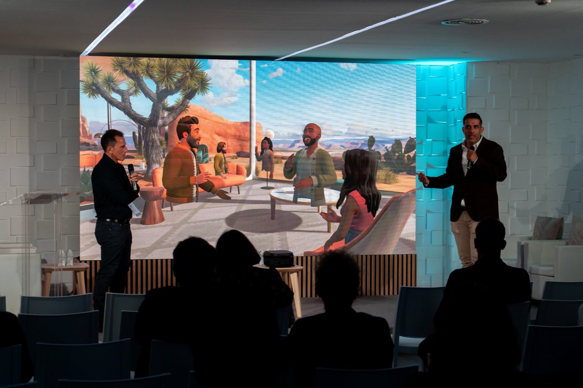 astroline_es's tweet photo. ¿Sabías que a partir de 2026 un tercio de las empresas comenzarán a usar el #metaverso como plataforma habitual?

Ayer nuestro director de Tecnología, estuvo en el Sillicon Workplace Day 2023, hablando sobre el poder de #Metaverso en el entorno laboral.

#DigitalWorkplace https://t.co/4jZrxANmgm