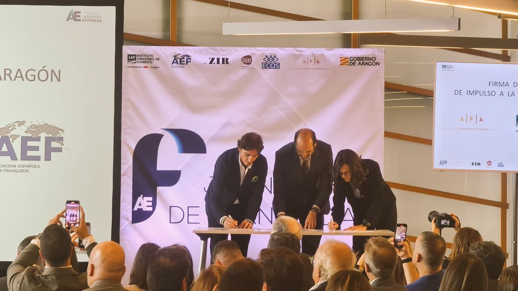 CulturaRSC's tweet photo. Jornada de Franquicias 2023
#jornadafranquicias2023 #franquicias #aragon #empresa #aragonempresa #iafaragon
@AragonEMPRESA #Zaragoza https://t.co/hqkQKQoYEP
