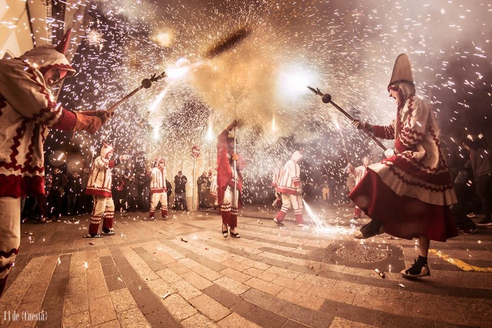 #CENTRESCÍVICS ➡️ Exposició: 40è Aniversari del Ball de Diables de Sabadell

📍 Centre Cívic de Can Rull
📆 del 27 d'octubre al 8 de novembre
🧩Organitza: Ball de Diables de Sabadell 

🔎Consulteu la itinerància: tuit.cat/4kz9i

#CentresCívicsSbd #Sabadell