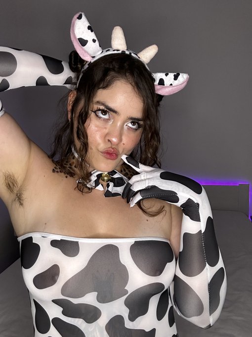 I&rsquo;m thinking about: 1- a big dick  2- yummy food  3- both things 😈 #hairy #hairypits #hairyarmpits #littlehairystoner<a href="/tag/cowgirl"class="tags"><span>#cowgirl</span></a><a href="/tag/naturalbeauty"class="tags"><span>#naturalbeauty</span></a><a href="/tag/hairy"class="tags"><span>#hairy</span></a><a href="/tag/hairypussy"class="tags"><span>#hairypussy</span></a><a href="/tag/hairyarmpits"class="tags"><span>#hairyarmpits</span></a>