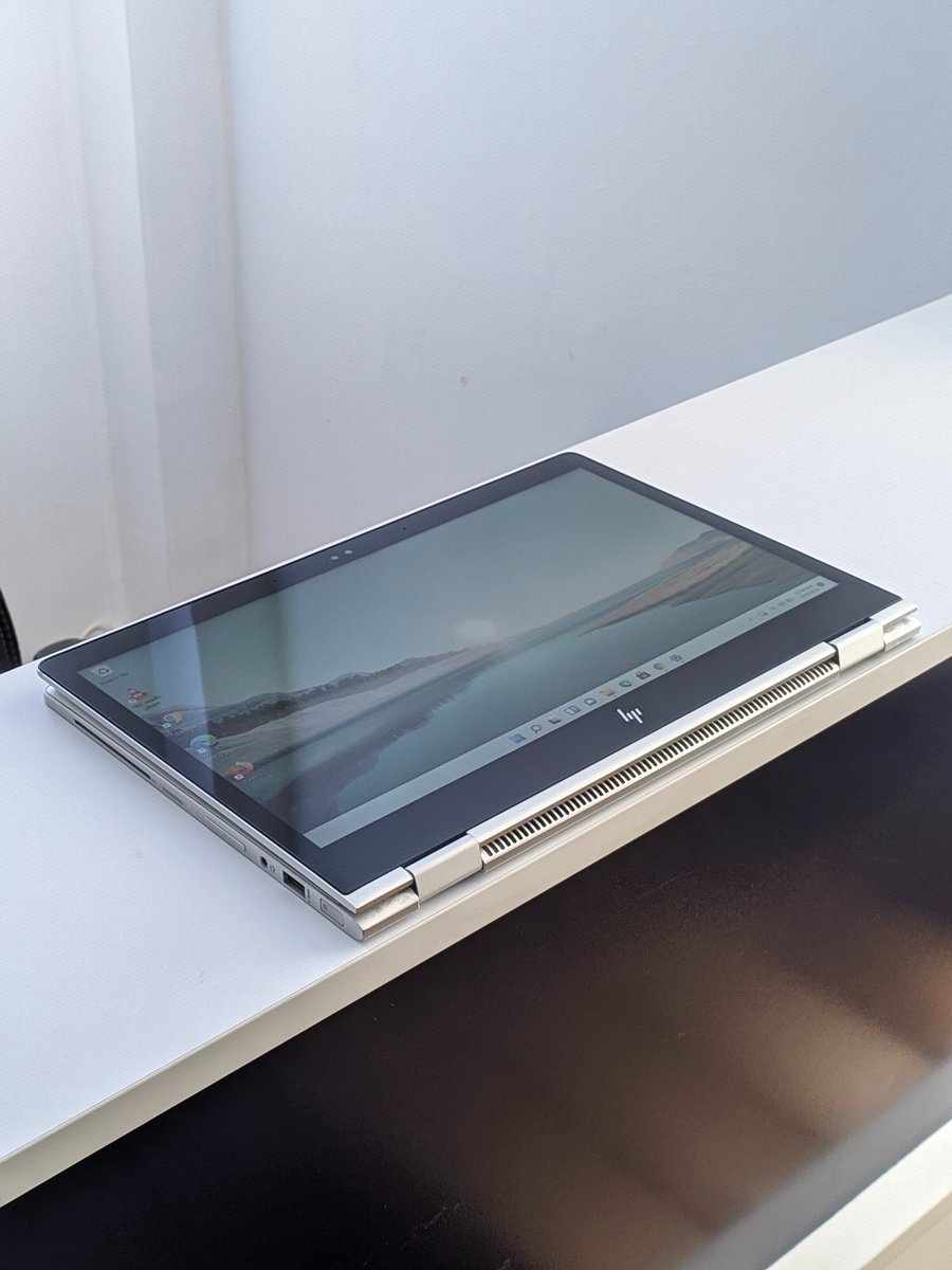 Deed_PC's tweet photo. Experience a new standard of sophistication with the HP EliteBook 1030 G2! Its sleek design and responsive touch screen redefine productivity. 💼✨
⇢ KES 44,999/= (Certified Refurbished Unit) https://t.co/ZDqng8t1hn