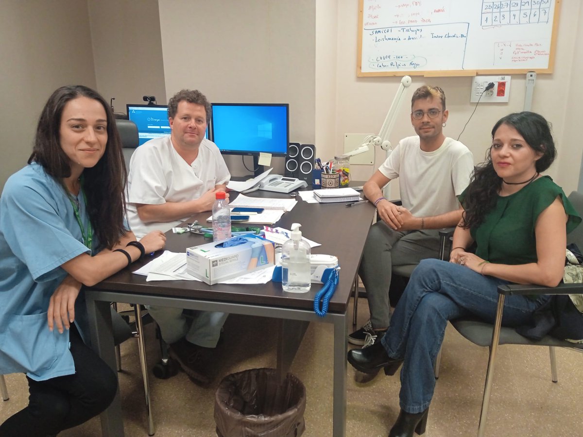 GeneroIn's tweet photo. In Género se ha reunido hoy con el Dr. Andrés L. Ruiz, director de la unidad de infecciosos, y con el departamento de Trabajo Social, del complejo hospitalario PTS de Granada, para garantizar el acceso a la sanidad pública de las personas que ejercen la prostitución. #SaludSexual https://t.co/nnH9NI8mjQ