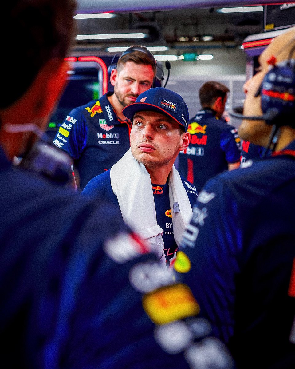 f1stopandgo's tweet photo. @Max33Verstappen tendrá guardaespaldas en México. Helmut Marko así lo confirma: "El piloto está tranquilo pero es responsabilidad nuestra asegurarnos de que nada le pueda pasar".

Lamentable llegar a esos extremos por culpa de los abucheos en Austin.

#f1 #verstapppen #mexico https://t.co/Ah7QZy7BJi