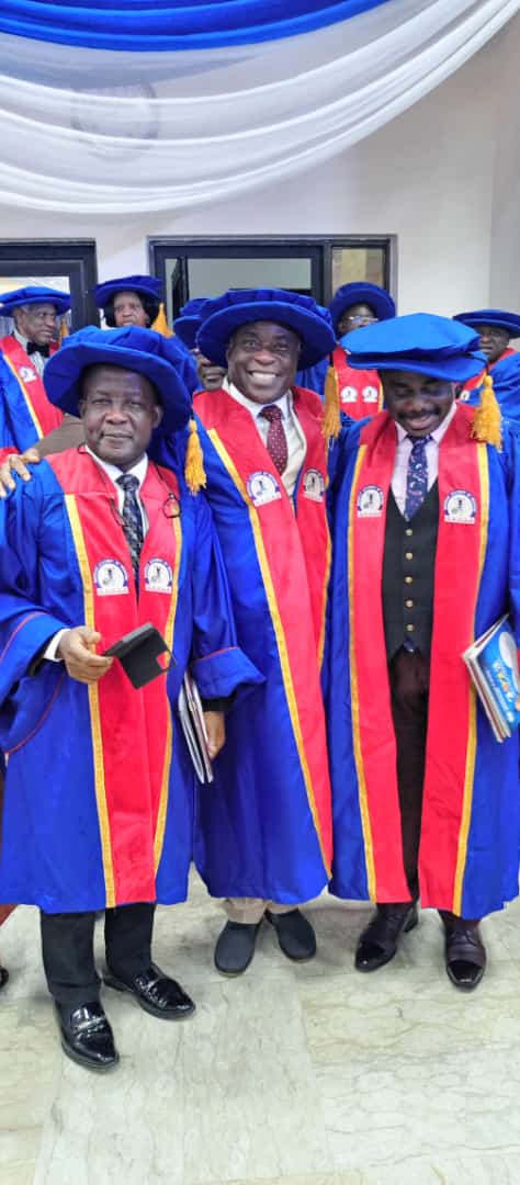 uslthc1's tweet photo. On Thursday 27th October, 2023, our very own Ag. Chief Medical Director, @Prof_Oluwadiya , joined 19 other distinguished professors of medicine to be inducted as new fellows of the Nigerian Academy of Medicine (#NAMed). 
Congratulations sir, the #USLTHC is proud of you. https://t.co/oNZ1hCAjYG