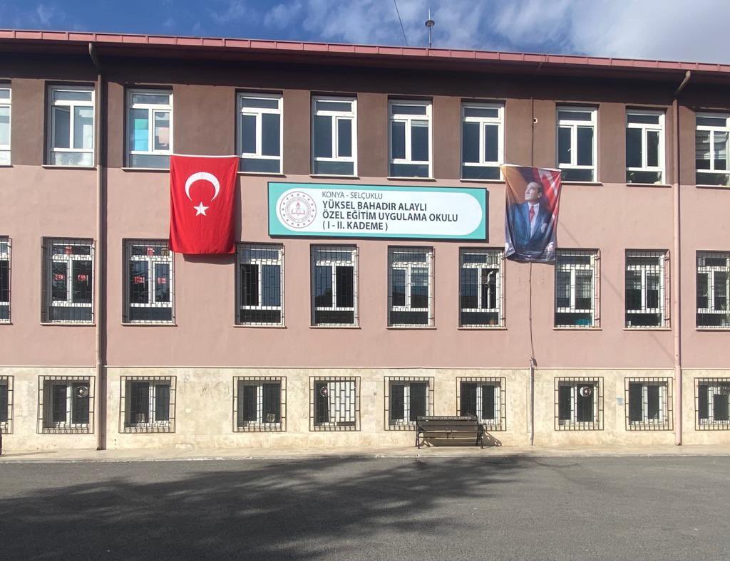 Türk milletinin karakter ve adetlerine en uygun olan idare, cumhuriyet idaresidir. 
Mustafa Kemal ATATÜRK
#CUMHURIYETİMİZ100Yaşında