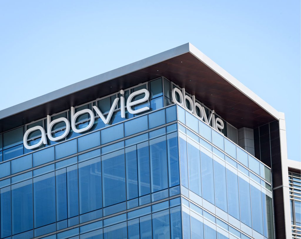GCWFinance's tweet photo. Pre-Market Company Earnings: 

AbbVie ( $ABBV )- 
   
✅ Earnings: $2.95 vs $2.85 expected
✅ Revenue:  $13.93B vs $13.69B expected https://t.co/QMC1OwhuXC