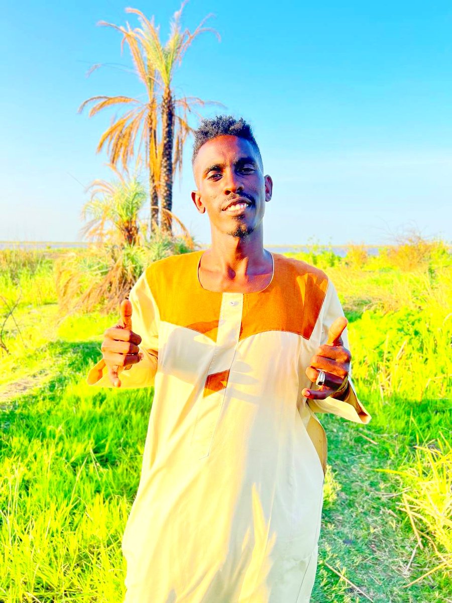 امضوا بلا توقعات مُفرطة ، 
لتعيشوا بدون خذلان !💛💭🍃.