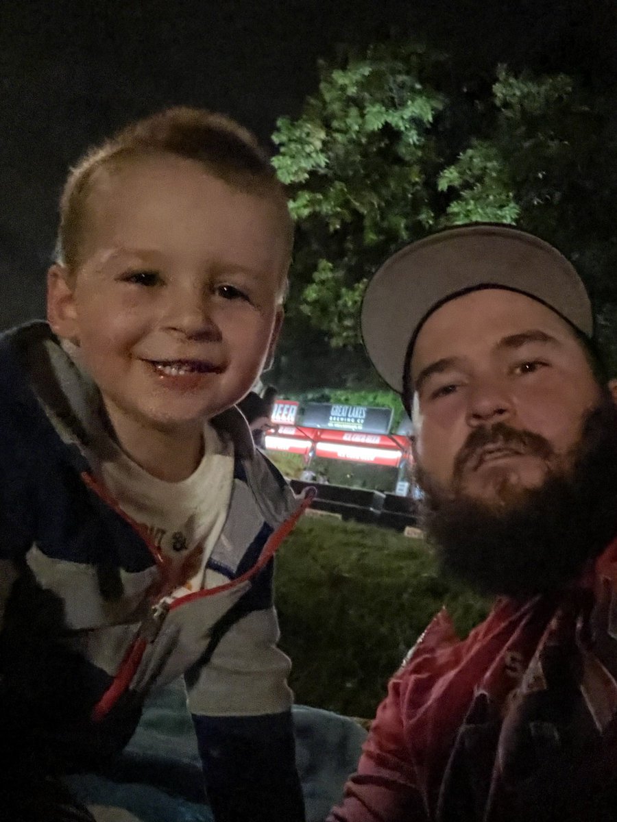 CLEdan216's tweet photo. Cameron has been a fan of @nfrealmusic since he was 2 has been 2 concerts and dressing up as him for Halloween @NFcommunityNF #hopetour #cloudstour https://t.co/YgpBxevzwc