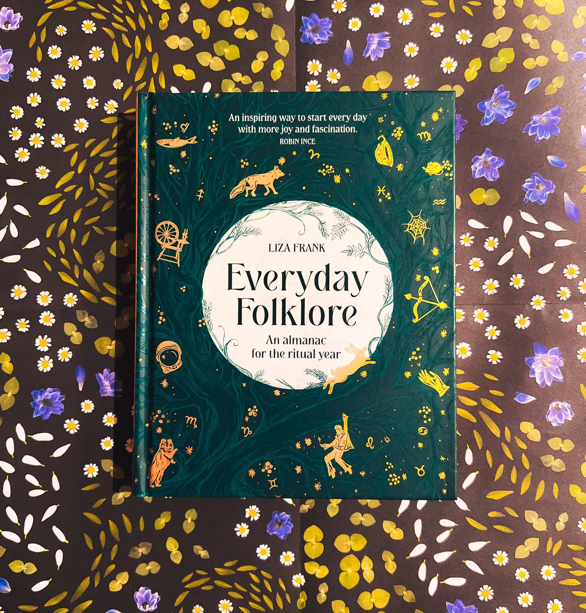 Today is my stop on the blog tour for the gorgeous Everyday Folklore by @lilithepunk! My review is live on my blog and bookstagram now! #everydayfolklore Huge thanks to @RandomTTours and @MurdochBooks_UK ⚡️

lifewithallthebooks.com/2023/10/27/eve…

instagram.com/p/Cy5piK-LMsd/…