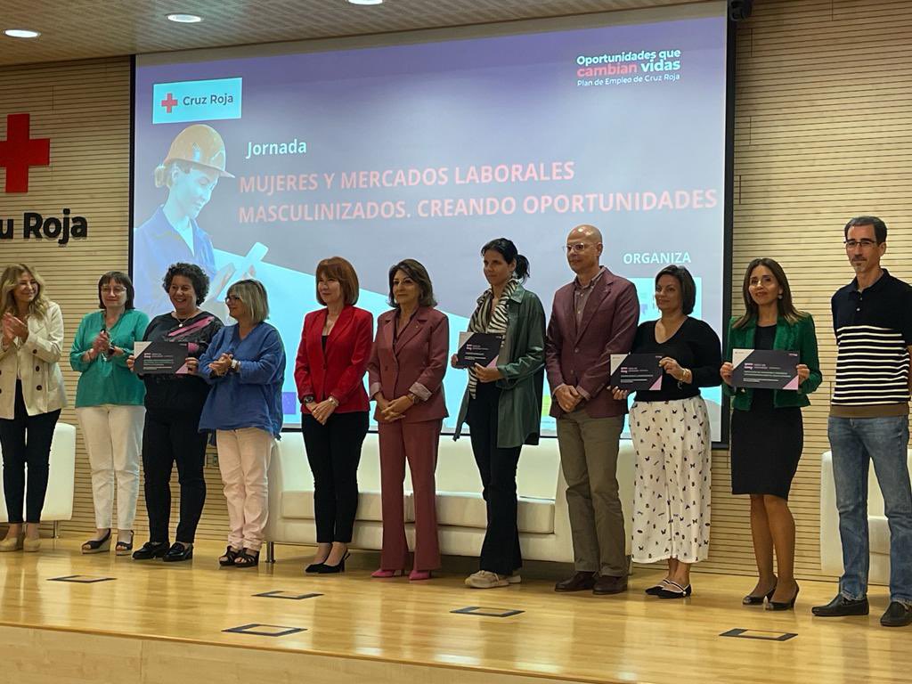 CruzRojaAL's tweet photo. @mesadeigualdad @LaDipuSocial Enhorabuena a ASFEME (Asociación de familiares y personas con enfermedad mental grave), CREAMA (Consorci per a la recuperació econòmica i de l’activitat de la Marina Alta), Pizzería Infraganti y APACV (Centro Infanta Leonor)
por el reconocimiento recibido por @mesadeigualdad 💜 https://t.co/rBfpNNRAUL