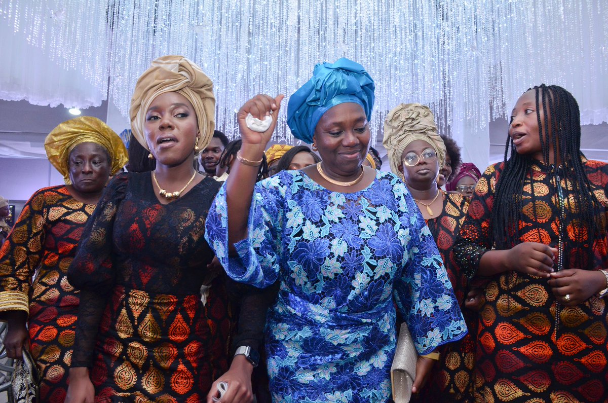 officialshuga's tweet photo. The Akinnagbes bid their mother farewell in grand style and with thanksgiving for a life well lived! 

We pray eternal rest for Princess (Mrs.) Christiana Mopelola Akinnagbe.

#shugaband #celebrationoflife #liveband https://t.co/GgWllU7wCV