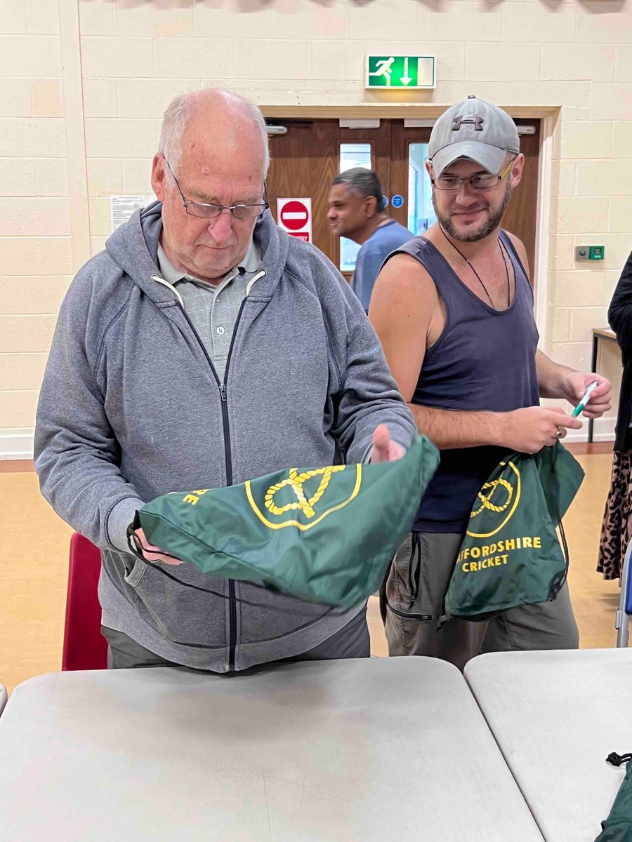 Great to be invited along to ‘Bat n Chat’ <a href="/BurtonMind/">Burton and District Mind</a> this morning.  A fun Cricket session in conjunction with @rollestoncc &amp; @stumpsUmpsBeer followed by a chat with a surprise guest <a href="/Gscrimshaw98/">George Scrimshaw</a>
#mentalhealth