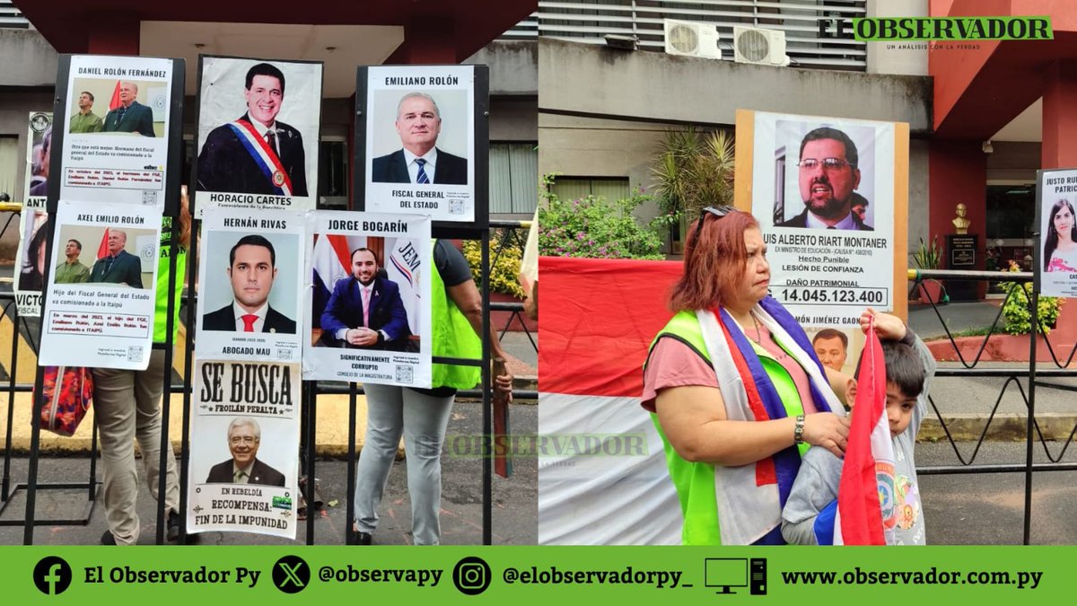 observapy's tweet photo. 🟩La protesta denominada #corruptour, organizado por @SomosacPy se realiza, a pesar de la inclemencia del tiempo, frente a la Fiscalía General. Los manifestantes colgaron fotos de figuras como el propio fiscal General @EmilianoRolon33, el expresidente @Horacio_Cartes, el senador Hernán Rivas, entre otros.
