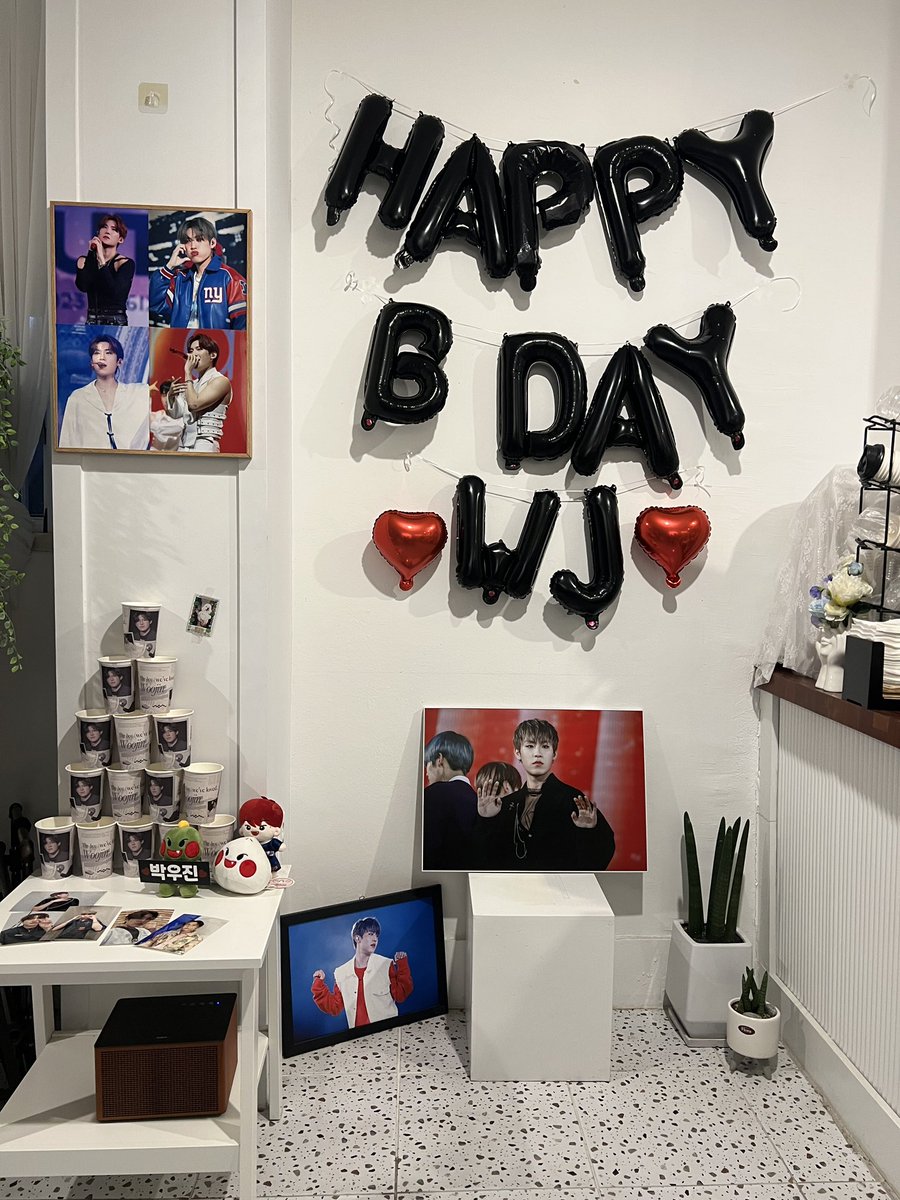 for_sparrow1102's tweet photo. 그 시절, 우리가 사랑했던 우진. ｡ෆ˚₊‧

부산 라잇미업 우진데이 준비 완료🩶🖤🤍
우진이의 고향에서 진행되는 생일파티에 많이들 오셔서 행복한 추억 남겨주세요! ٩(ˊᗜˋ*)و
모두 곧 만나용~~♡♡

#우리가_사랑한_소년_박우진
#Theboy_we’ve_loved_Woojin
#박우진 #PARKWOOJIN #AB6IX #에이비식스 https://t.co/0bqgT6UTA1