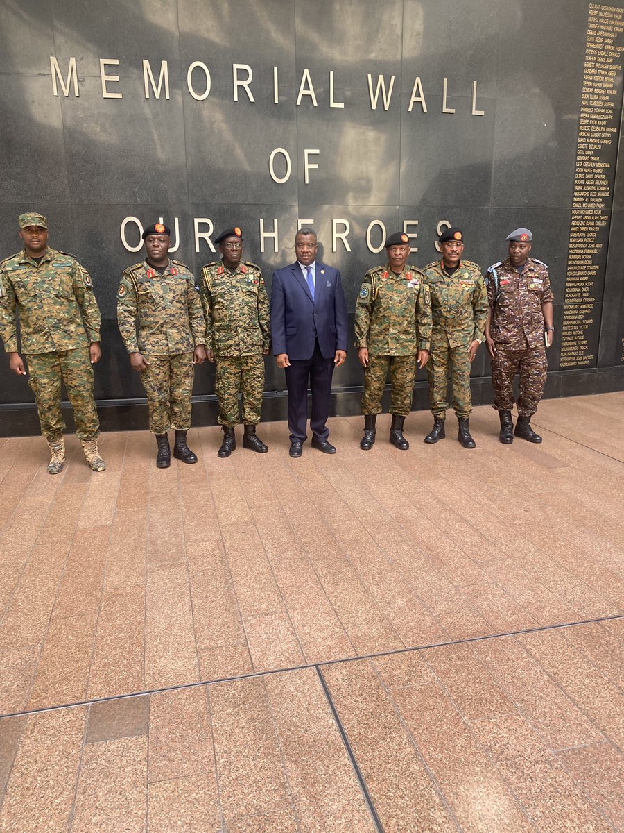 A pleasure receiving my brother Lt. Gen. Wilson Mbadi, Chief of the #Uganda Peoples Defense Forces & his team. I commended Uganda’s role in promoting peace in @ATMIS_Somalia. We also exchanged on ways of strengthening stability across East Africa, the Horn & the Great Lakes.