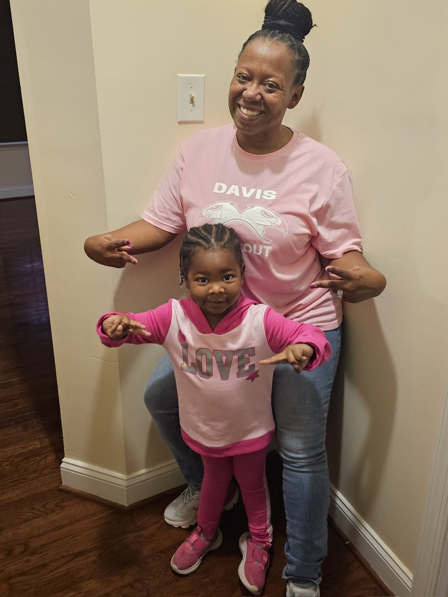 manleysblended's tweet photo. #ccpspinkout https://t.co/HzBy9KjhYZ