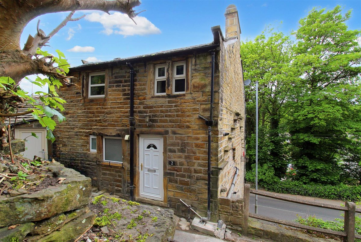 PaisleyProperty's tweet image. **ALMONDBURY BRANCH**

🏡 NEW ON THE MARKET 🏡

Back Lane, Holmfirth - Offers Around £158,950

LEASEHOLD / COUNCIL TAX BAND A / ENERGY RATING E

paisleyproperties.co.uk/property/back-…

Call us ☎️

📞Almondbury: 01484 443922

#PaisleyProperties #EstateAgent #HD9 #Holmfirth #PropertyForSale