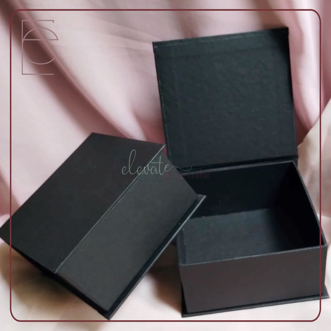 elevategrafica's tweet photo. Mais uma encomenda das caixas sem personalização finalizadas !! 🥰

Medidas de 10 x 10 x 5cm

Caixas 100% artesanais.

📲 Peça já o seu pelo whatsapp (11) 96484-7831, link da bio @elevategrafica ou direct! https://t.co/K72Nd9qraA
