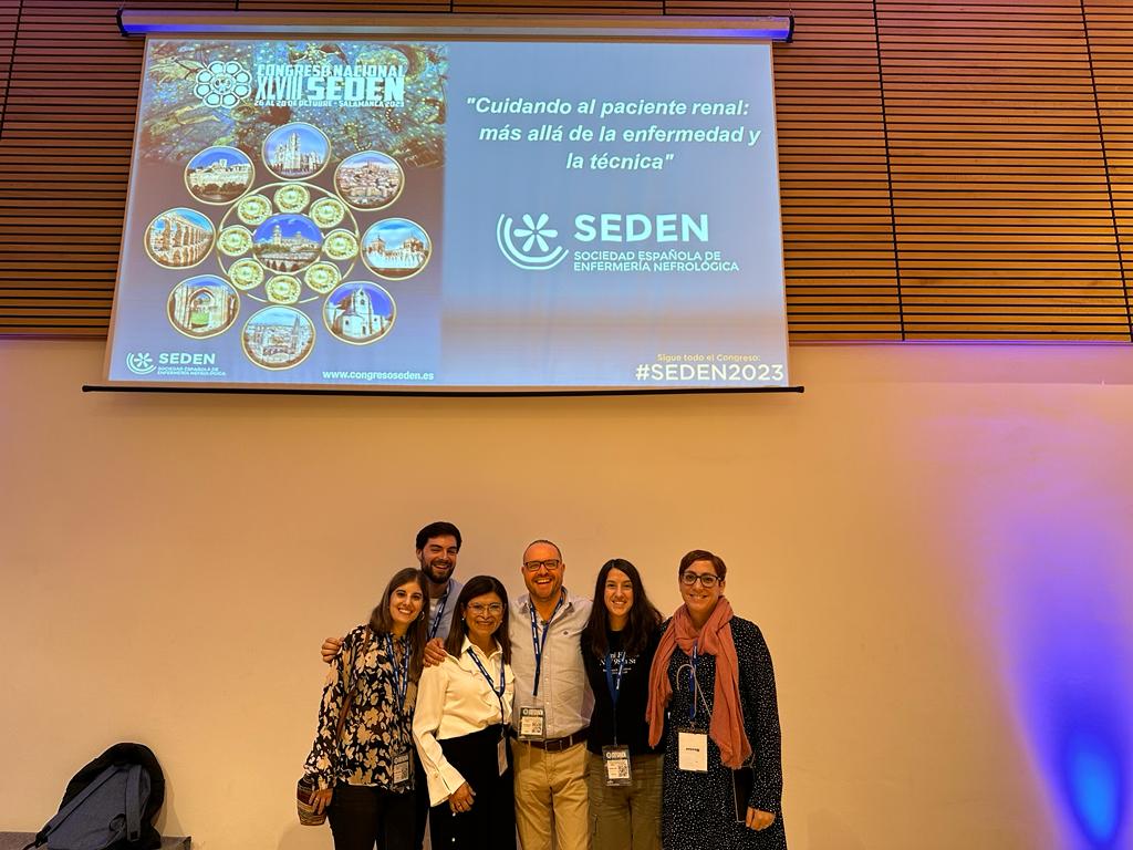 sandrarubiopaez's tweet photo. Enfermería de la Unidad de Hemodialisis del @CSTerrassa , ya està preparado!! Hoy 3 comunicaciones orales y 1 ponencia en un Simposio!! #SEDEN2023.
@AriMoreraMas @AcinNefro ,@vicent_esteve, @MRdeArellano. https://t.co/od5V1Cy1MJ