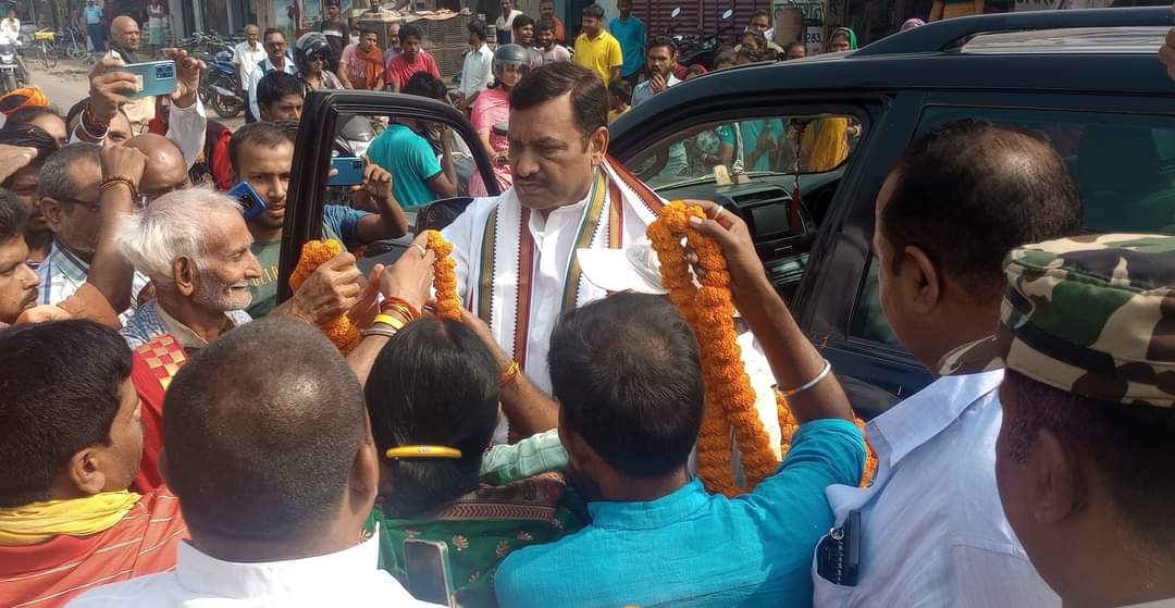 आज बिहार प्रदेश कांग्रेस अध्यक्ष डॉ <a href="/akhileshPdsingh/">Dr Akhilesh Prasad Singh</a> जी के मोतिहारी जाने के क्रम में जगह-जगह पर पार्टी कार्यकर्ताओं एवं जनता द्वारा जोरदार स्वागत किया।