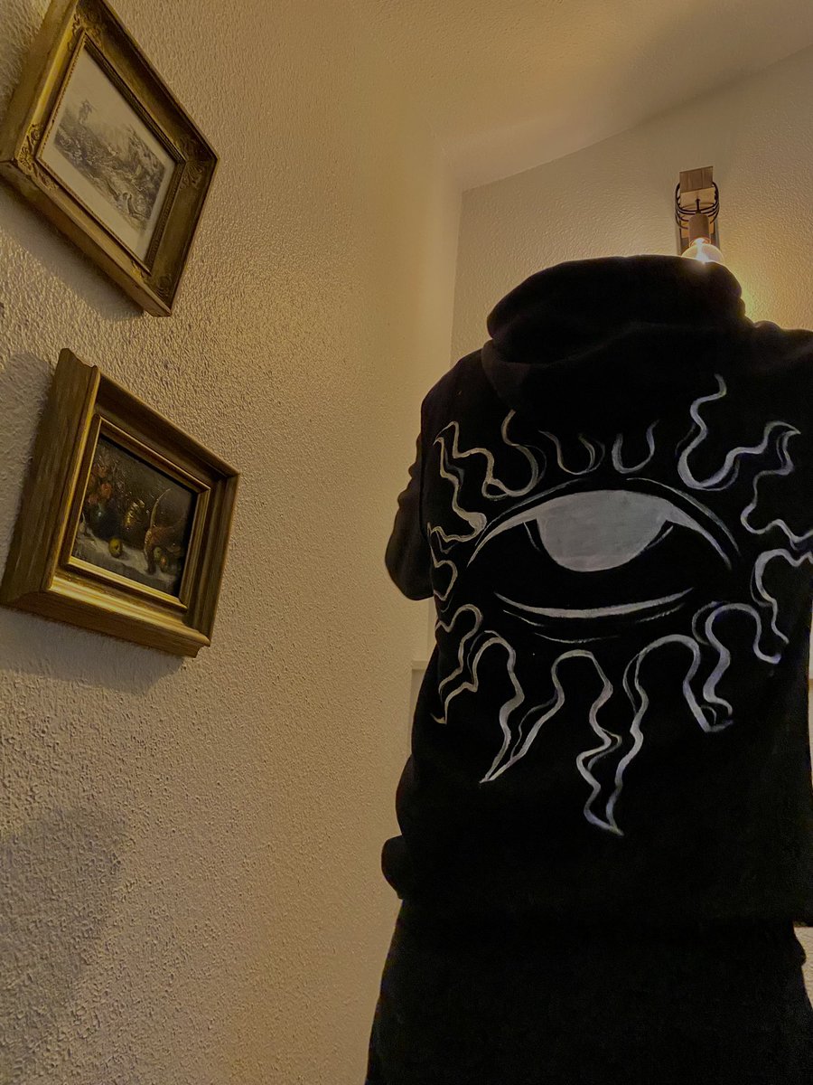 𝐅𝐥𝐨w tweet media