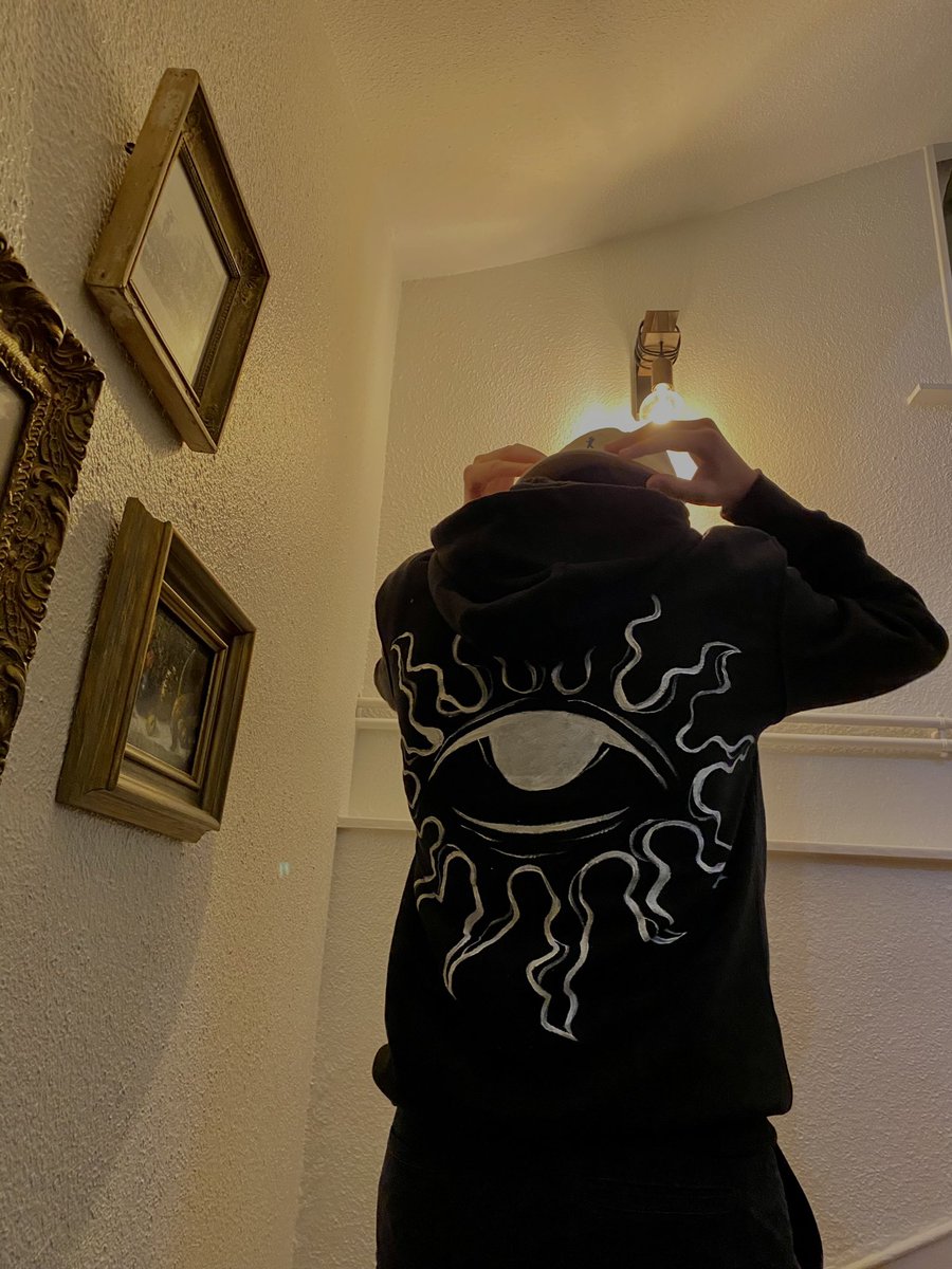 𝐅𝐥𝐨w tweet media