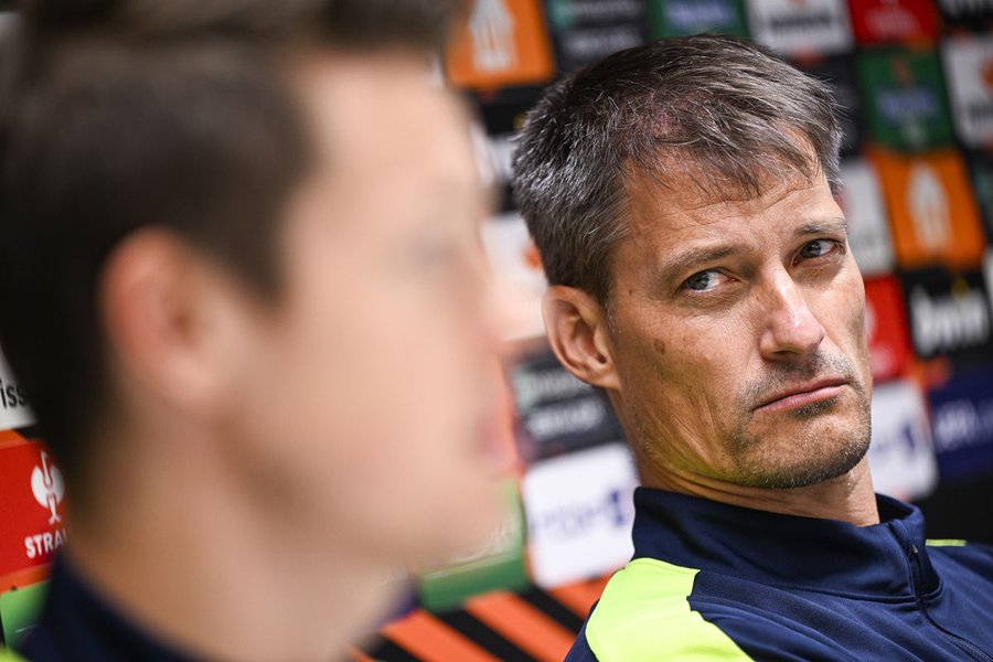 RUSG_EN's tweet photo. 🎙️ Alexander Blessin on the first half against LASK 🇦🇹 :

"There was nothing concrete in what we practiced on the ground. We are talking about the essentials here. There was nothing good. Maybe it's a bit of my fault, it's possible." https://t.co/Owczyo0Fnz