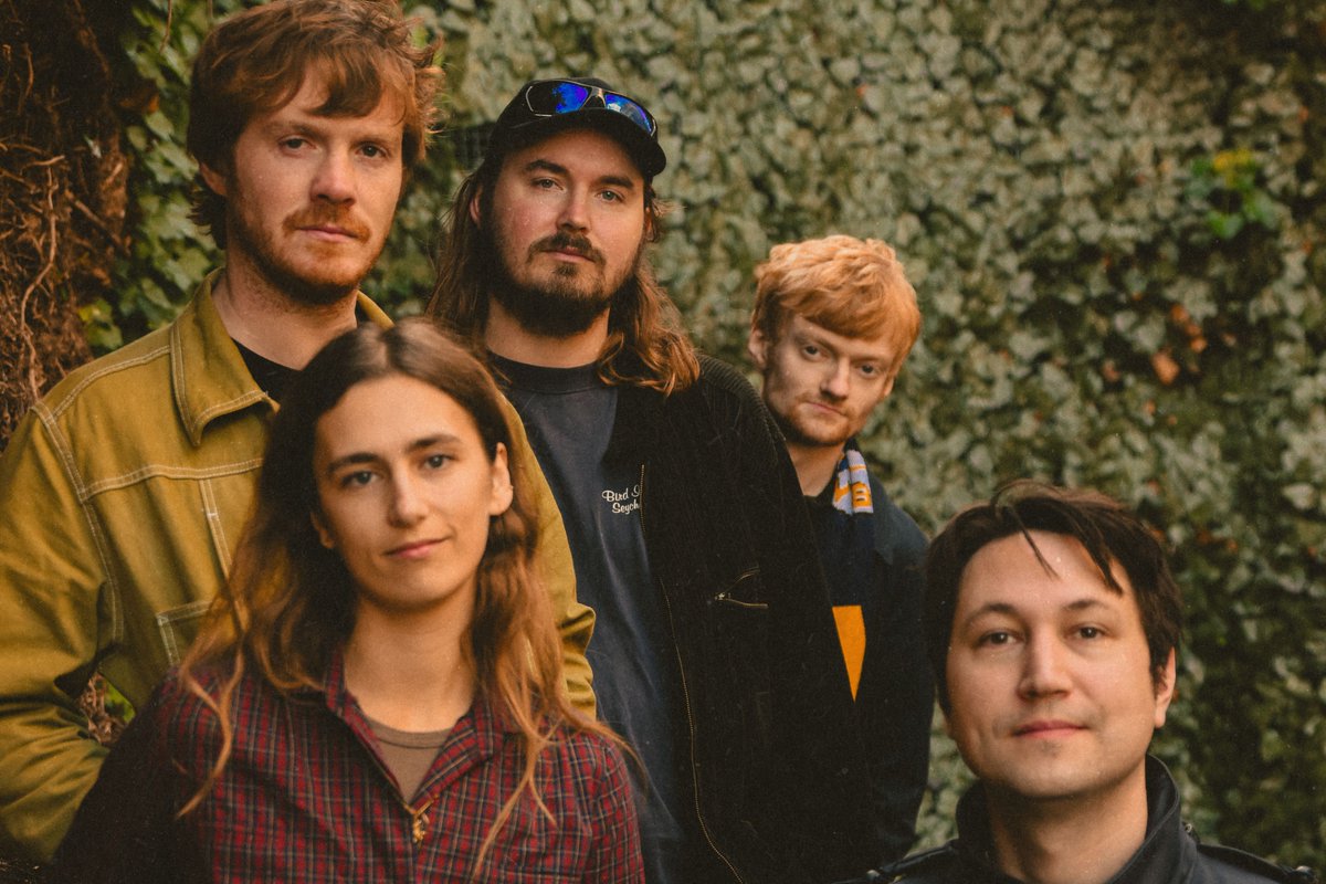 Following the release of their intricate debut 'Take Hold Of Your Promise!' last year, @Gently_Tender have returned to share a new standalone single, 'Country Folk'. diymag.com/news/gently-te…