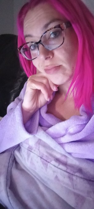 Not even 6am and I'm an hour into my work day. Can't sleep - might as well work 🥱😢. TGIF or something<a href="/tag/horny"class="tags"><span>#horny</span></a><a href="/tag/nsfw"class="tags"><span>#nsfw</span></a><a href="/tag/sellingcontent"class="tags"><span>#sellingcontent</span></a>