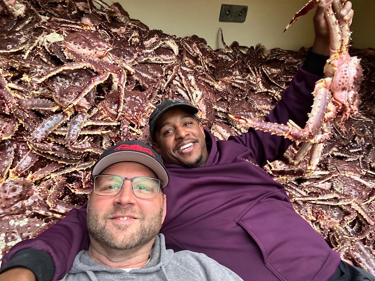 RickShelfo95374's tweet photo. 2023 KING CRAB is in the books!!! Straight up #epic these guys are some hard working mofo’s.  @deadliestcatch @discovery @wbd #deadliestcatch #aleutianlady #shelfordfisheries #kingcrab #crab #commercialfishing #commercialfisherman #alaska https://t.co/7w3oiHrWFm