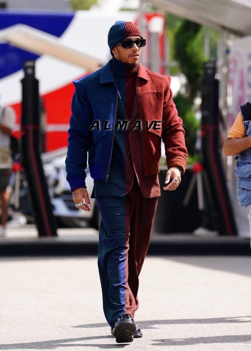askolatte's tweet photo. Sir Lewis Hamilton arriving to the paddock today https://t.co/13YRCTT423