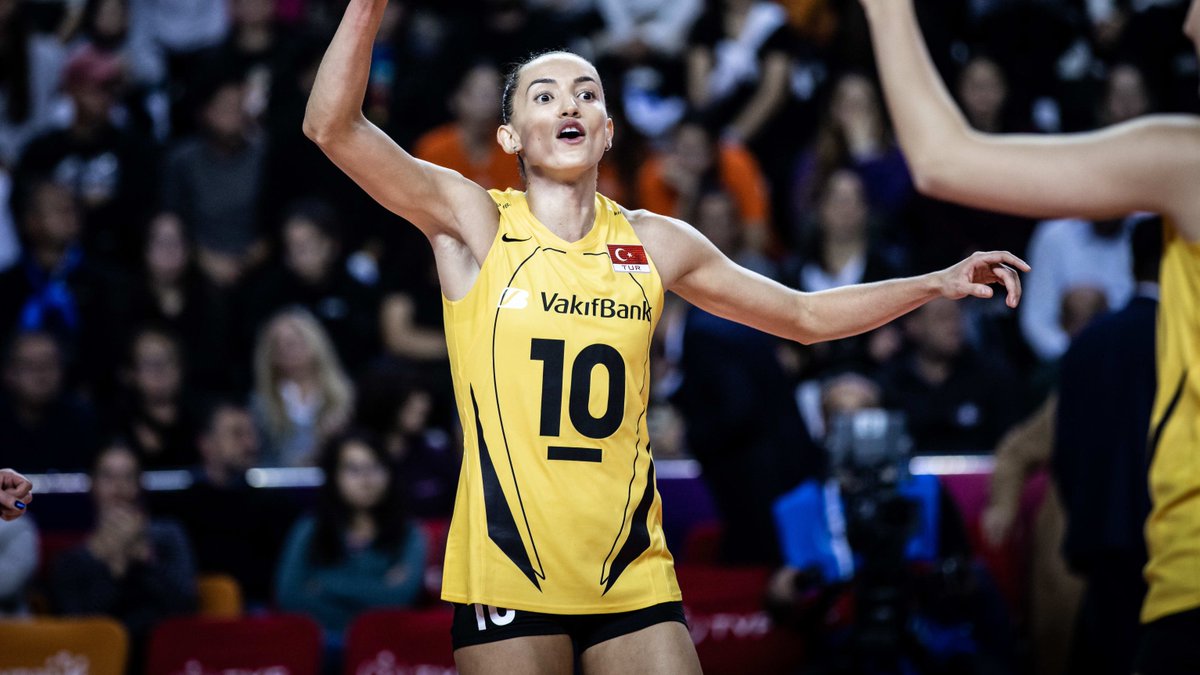 Temmzvolley's tweet photo. Çin medyasına göre; 🇹🇷Melissa Vargaslı Tianjin, Dünya Kulüpler Şampiyonasına ev sahibi olarak katılacak

🇹🇷Eczacıbaşı
🇹🇷Vakıfbank
🇧🇷Praia
🇧🇷Minas
🇻🇳Sport Center 1
🇨🇳Tianjin

📌Tianjin, açıklanan takvimde bu turnuvanın oynanacağı hafta ligde maç yapmayacak tek takım ve o tarihte bu turnuvaya katılacak.