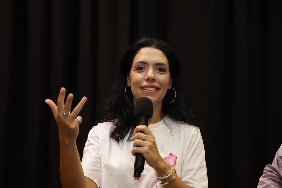LAUMCRH's tweet photo. On the occasion of Breast Cancer Awareness Month, our devoted doctors, Dr. Tamina Rizk,head of breast imaging and Dr. Hady Ghanem, head of division of hematology/oncology, joined the senior class at @SSCCsioufi to raise awareness about Breast Cancer among the younger generation https://t.co/QmL9eyJl8Z