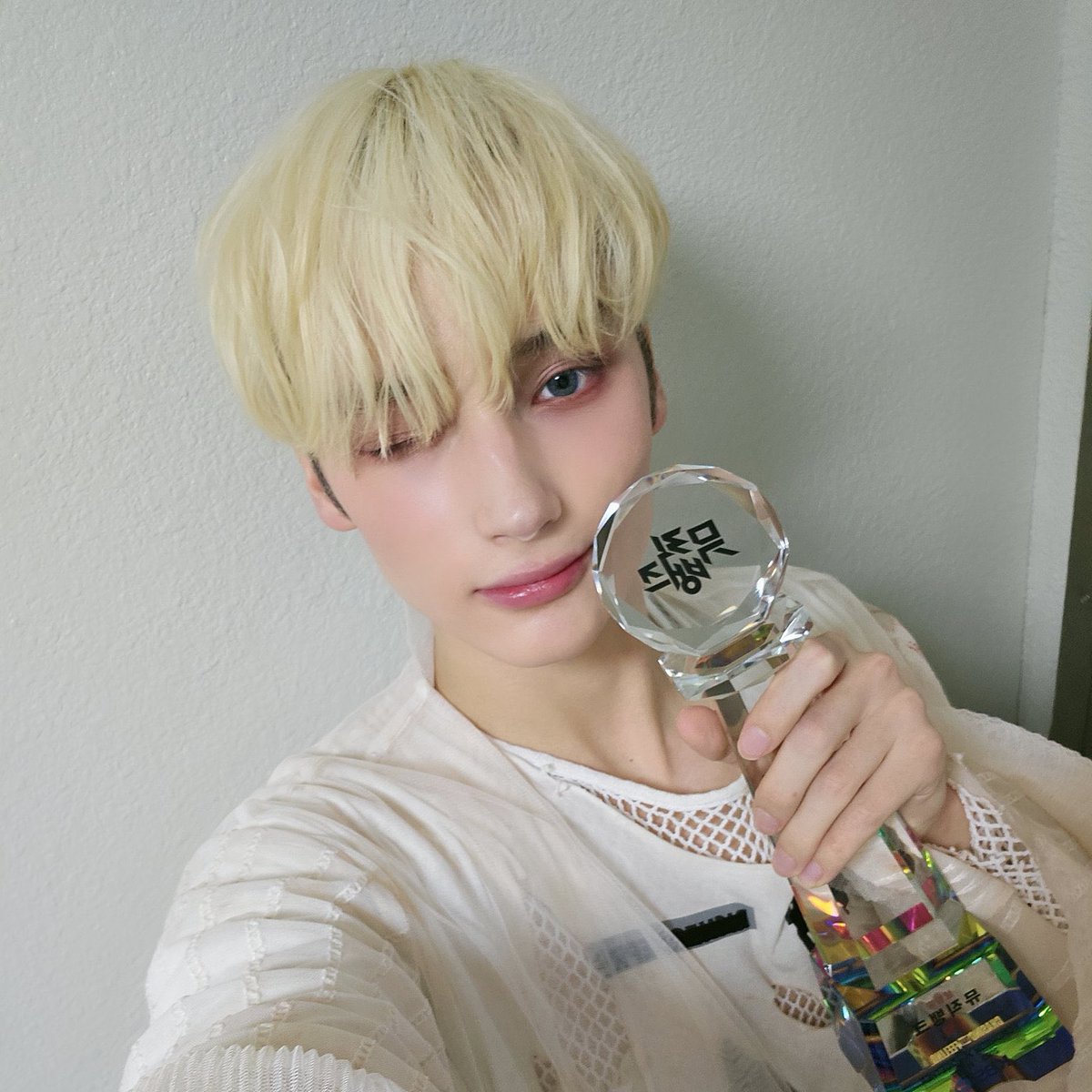 트로피셀카너무이뿌자나!!!