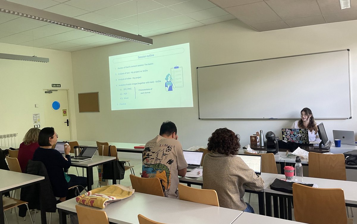 Today was #SciDis meeting day👥💬 This time our PhD student Paula Wood (@Pau_WoodB) gave us an incredibly well-prepared workshop on how to use #NVivo (@NVivoSoftware) to analyse diverse #digital #multimodal texts 📱🖥️🗣️ Thank you for such a refreshing experience! 👏🏼👏🏼