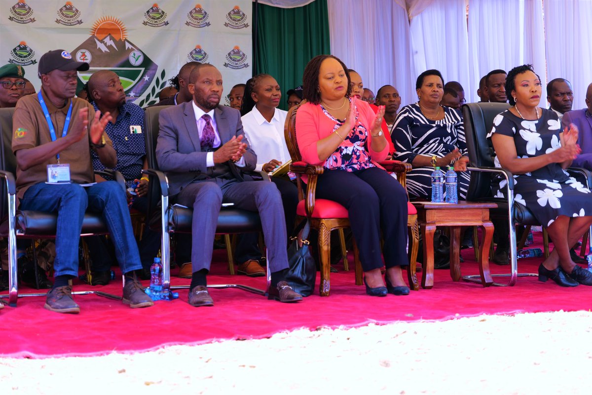 KenyaAirports's tweet photo. “The County Govt. is committed to improving the well being of our people by ensuring that all citizens have access to high-quality health services where they need them, when they need them, and at a cost they can afford.” - @County_20 Govn. @AnneWaiguru
#KAACSR
#KAAinKirinyag https://t.co/qNdhmc1CwY