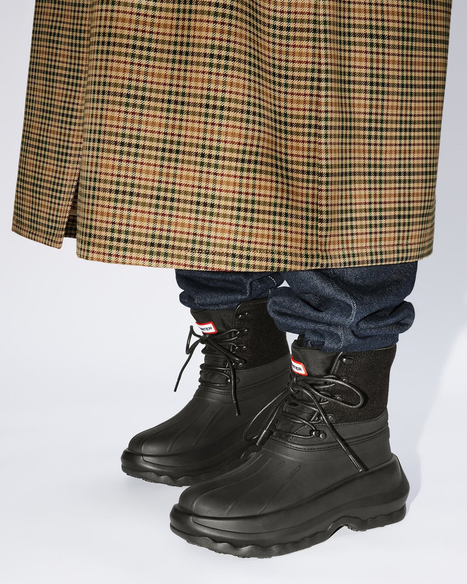 StreetFashion01's tweet photo. Kenzo and Hunter Link up on some Boots for FW23!🖤 https://t.co/8mpWwiphZS