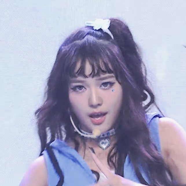 Azm51o1's tweet image. 髪型のせいかジュリアちゃんがいつもより幼く見える🥰かわいいーー!🧡🧡🧡
#PUPPETSHOW ＃JURIA
#XG_PUPPETSHOW
#SIMPLYKPOP
#XG #ALPHAZ